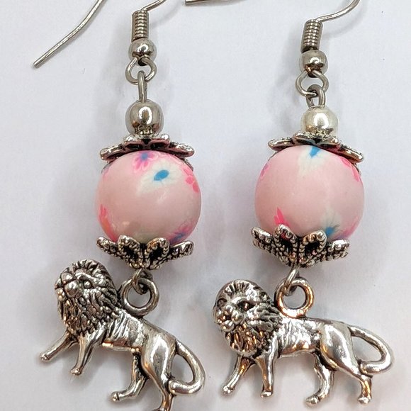 Lion with Silver heart and flower bead earrings - Picture 2 of 2